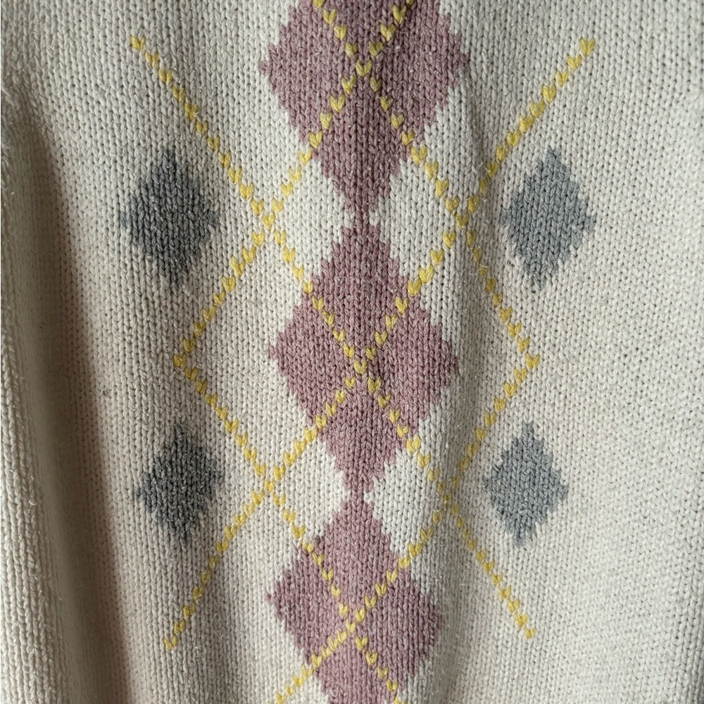 Le Moda Too 52% silk Sweater Vest.